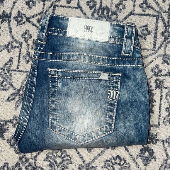 Miss Me Embroidered Lace Signature Cuffed Skinny Lightwash Denim Jeans - Picture 6 of 10